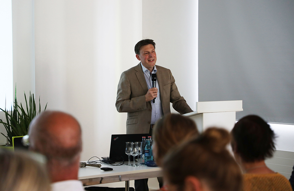Eröffnung wissenschaftliches Symposium zu COVID-19-Forschung in Magdeburg_Fotografin Melitta Schubert_UMMD
